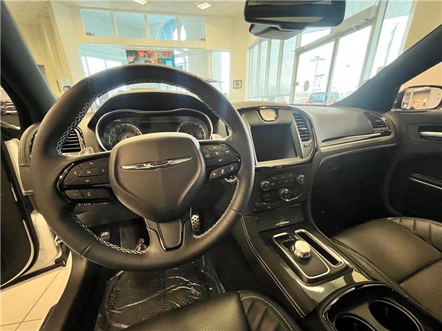 2023 Chrysler 300 C (Stk: 23-322) in Sarnia - Image 12 of 17
