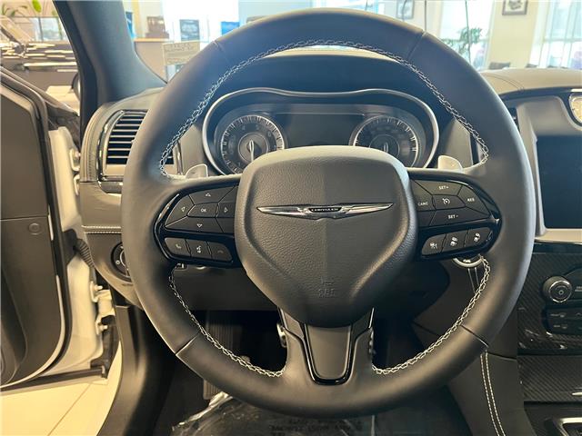 2023 Chrysler 300 C (Stk: 23-322) in Sarnia - Image 13 of 17