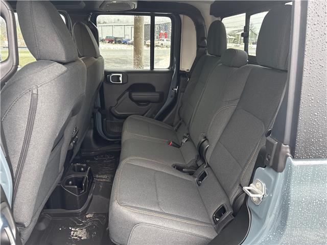 2026 Jeep Gladiator Sport S (Stk: 26019) in Oak Bay - Image 6 of 7