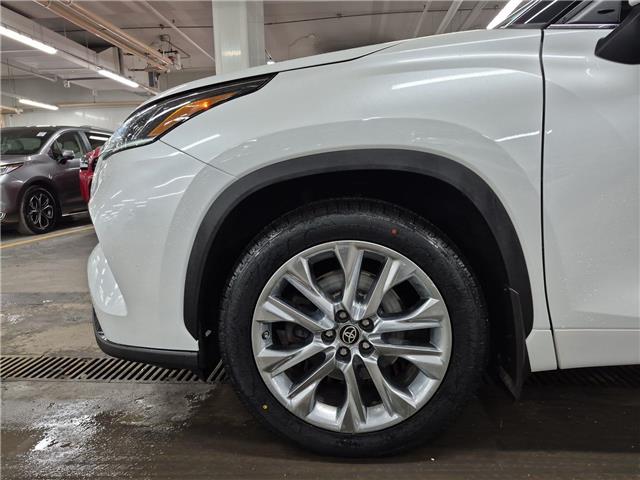 2022 Toyota Highlander Limited (Stk: 10119390A) in Markham - Image 10 of 36