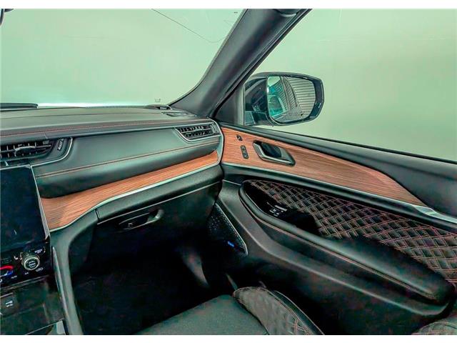 2021 Jeep Grand Cherokee L Summit (Stk: TU0214) in Calgary - Image 24 of 25