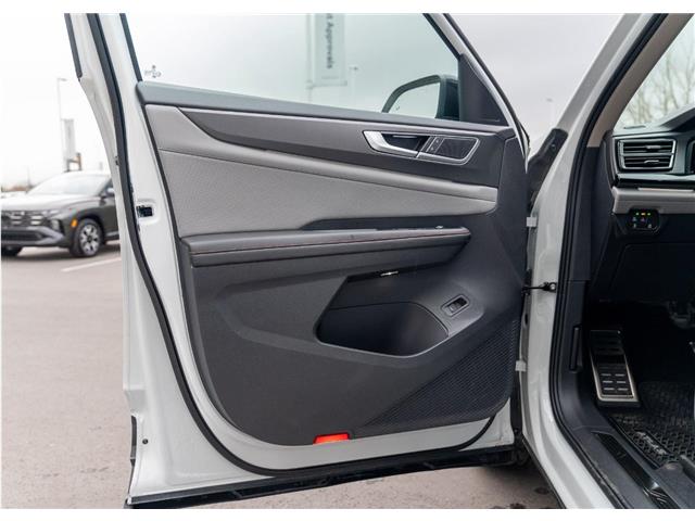 2025 Volkswagen Atlas 2.0 TSI Peak Edition (Stk: TS-0415) in Calgary - Image 13 of 24