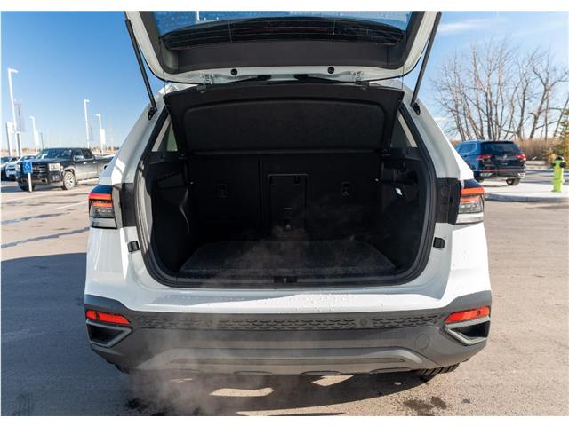 2026 Volkswagen Taos Comfortline Black Edition (Stk: TT-008) in Calgary - Image 9 of 24