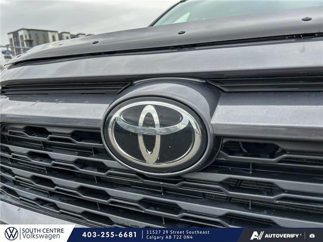 2021 Toyota RAV4 LE (Stk: SU7662) in Calgary - Image 8 of 21 2021 Toyota RAV4 LE (Stk: SU7662) in Calgary - Image 8 of 21