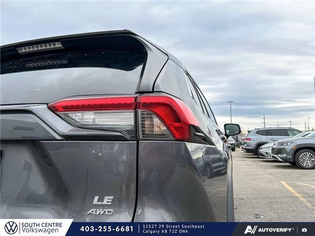 2021 Toyota RAV4 LE (Stk: SU7662) in Calgary - Image 9 of 21 2021 Toyota RAV4 LE (Stk: SU7662) in Calgary - Image 9 of 21