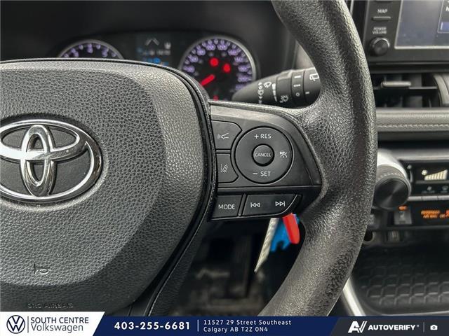 2021 Toyota RAV4 LE (Stk: SU7662) in Calgary - Image 12 of 21 2021 Toyota RAV4 LE (Stk: SU7662) in Calgary - Image 12 of 21