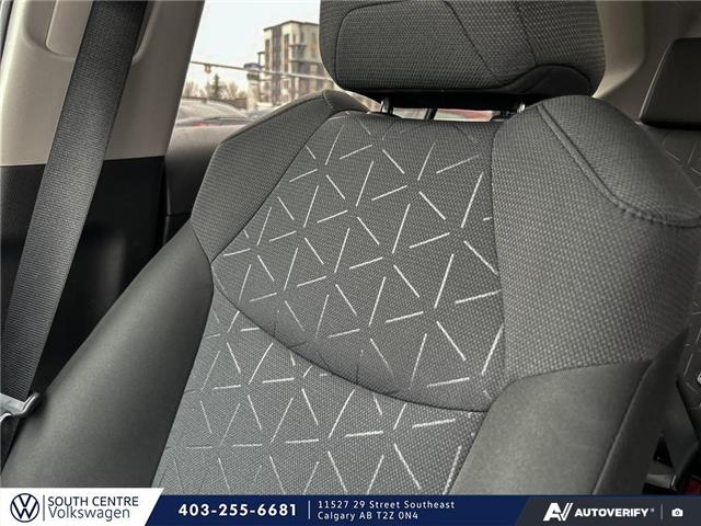 2021 Toyota RAV4 LE (Stk: SU7662) in Calgary - Image 16 of 21 2021 Toyota RAV4 LE (Stk: SU7662) in Calgary - Image 16 of 21