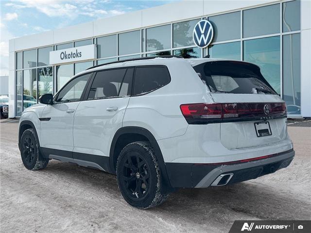 2025 Volkswagen Atlas 2.0 TSI Peak Edition (Stk: KU0439) in Okotoks - Image 4 of 20