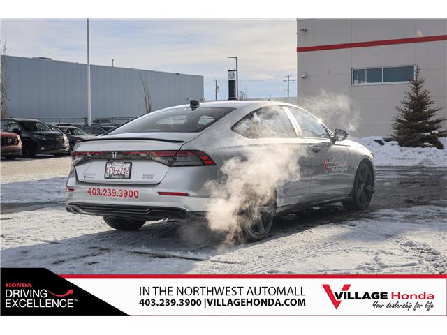 2025 Honda Accord Hybrid Sport-L (Stk: AQ1188) in Calgary - Image 11 of 32