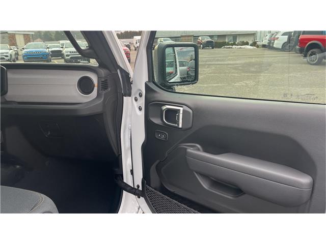 2026 Jeep Gladiator Sport S (Stk: TT044) in Kamloops - Image 10 of 23