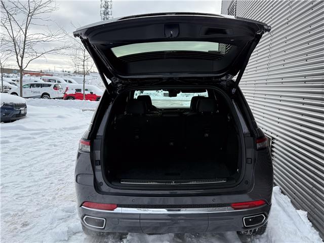 2025 Jeep Grand Cherokee Overland (Stk: 25577D) in London - Image 6 of 26