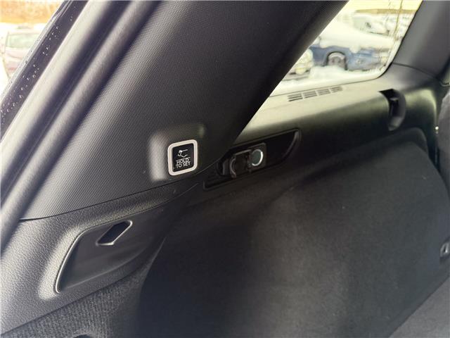 2025 Jeep Grand Cherokee Overland (Stk: 25577D) in London - Image 25 of 26