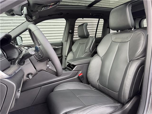 2025 Jeep Grand Cherokee Overland (Stk: 25577D) in London - Image 8 of 26