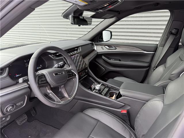 2025 Jeep Grand Cherokee Overland (Stk: 25577D) in London - Image 10 of 26