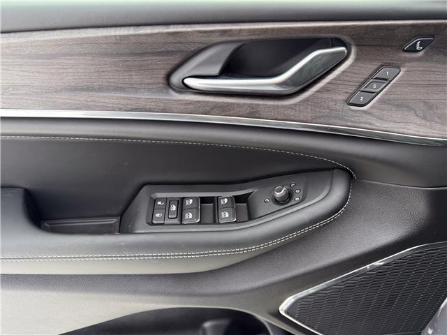 2025 Jeep Grand Cherokee Overland (Stk: 25577D) in London - Image 19 of 26