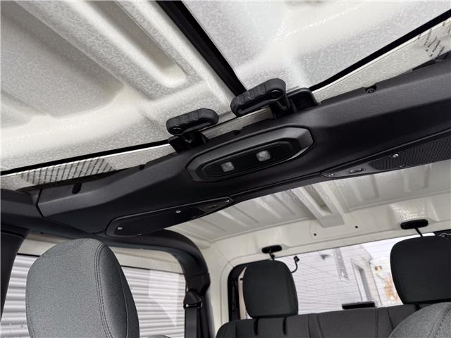 2026 Jeep Wrangler Sport (Stk: 26082) in London - Image 21 of 22