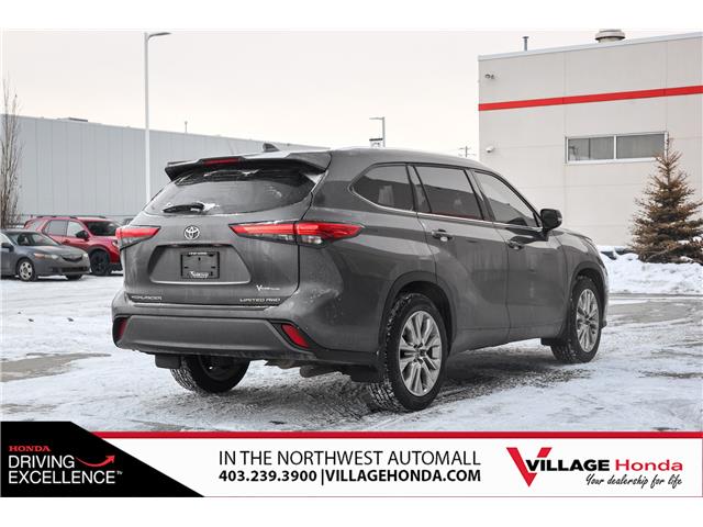 2022 Toyota Highlander Limited (Stk: B8995) in Calgary - Image 11 of 33 2022 Toyota Highlander Limited (Stk: B8995) in Calgary - Image 11 of 33