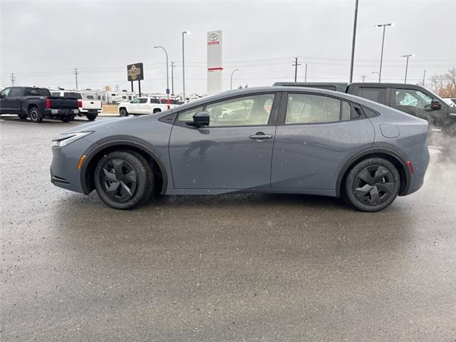 2026 Toyota Prius Plug-In Hybrid SE (Stk: 3066907) in Cranbrook - Image 2 of 20