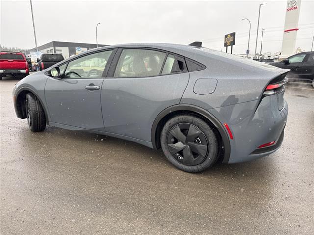 2026 Toyota Prius Plug-In Hybrid SE (Stk: 3066907) in Cranbrook - Image 3 of 20