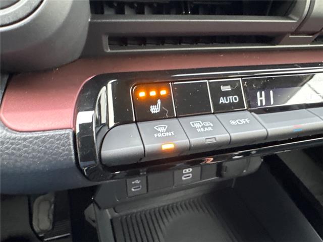 2026 Toyota Prius Plug-In Hybrid SE (Stk: 3066907) in Cranbrook - Image 16 of 20