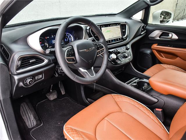 2024 Chrysler Pacifica Hybrid Pinnacle (Stk: P9675) in Toronto - Image 11 of 28