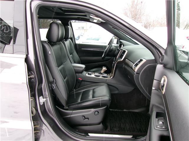 2016 Jeep Grand Cherokee Limited in Kitchener - Image 22 of 28 2016 Jeep Grand Cherokee Limited in Kitchener - Image 22 of 28