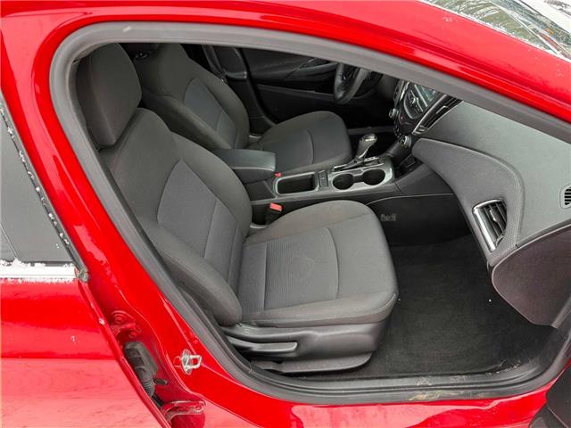 2017 Chevrolet Cruze Hatch LT Auto (Stk: 164842) in London - Image 9 of 13