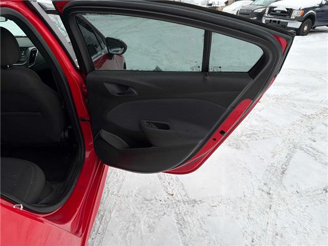 2017 Chevrolet Cruze Hatch LT Auto (Stk: 164842) in London - Image 11 of 13