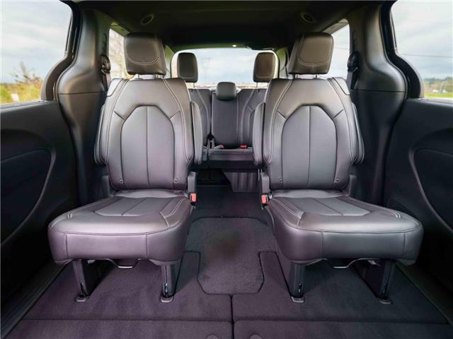 2026 Chrysler Grand Caravan SXT (Stk: T205494) in Surrey - Image 19 of 21