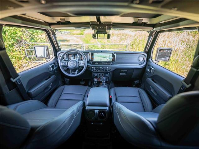2025 Jeep Wrangler Rubicon (Stk: S633210) in Surrey - Image 10 of 24