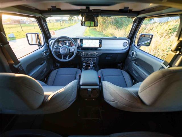 2026 Jeep Gladiator Sport S (Stk: T153696) in Surrey - Image 9 of 22