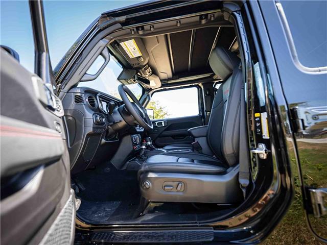 2025 Jeep Wrangler Rubicon (Stk: S612719) in Surrey - Image 9 of 24