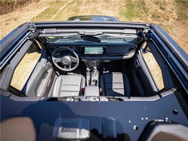 2025 Jeep Wrangler Rubicon (Stk: S612719) in Surrey - Image 10 of 24
