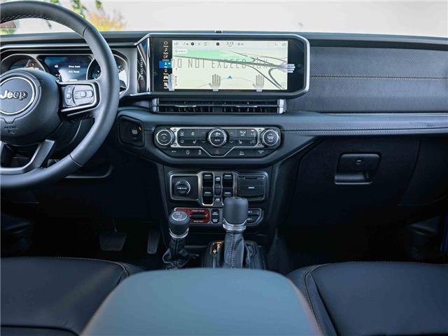 2025 Jeep Wrangler Rubicon (Stk: S653190) in Surrey - Image 14 of 25