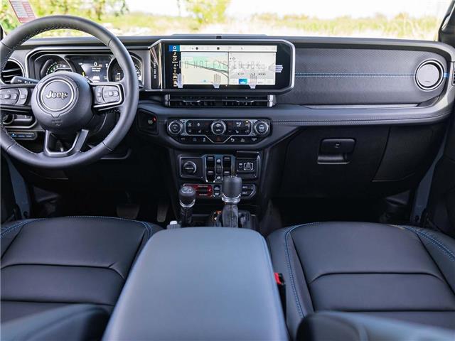 2025 Jeep Wrangler 4xe Rubicon (Stk: S613593) in Surrey - Image 13 of 24