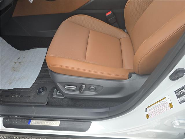 2025 Toyota Crown Signia Limited (Stk: 2314) in Sarnia - Image 6 of 9