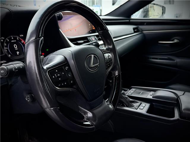 2021 Lexus ES 300h Base (Stk: 260148A) in Calgary - Image 5 of 18