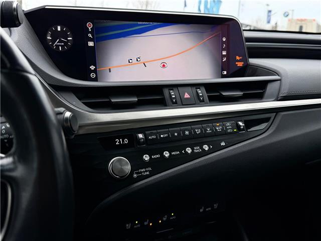 2021 Lexus ES 300h Base (Stk: 260148A) in Calgary - Image 13 of 18