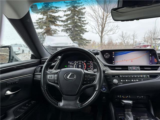 2021 Lexus ES 300h Base (Stk: 260148A) in Calgary - Image 10 of 18