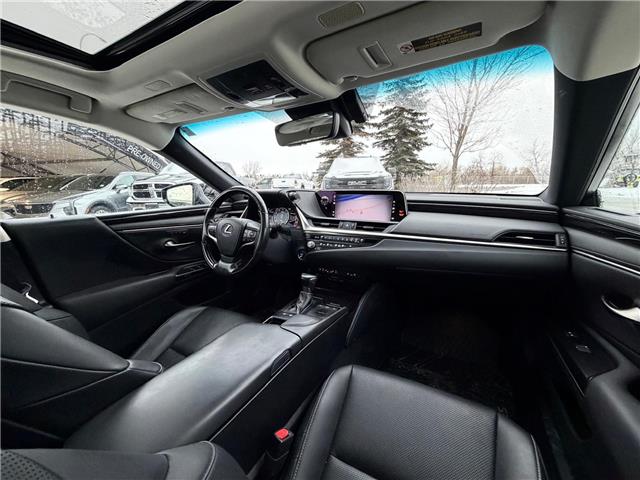 2021 Lexus ES 300h Base (Stk: 260148A) in Calgary - Image 9 of 18