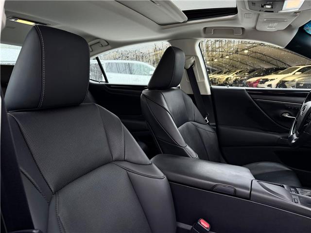 2021 Lexus ES 300h Base (Stk: 260148A) in Calgary - Image 17 of 18