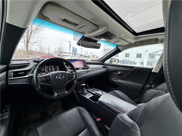 2021 Lexus ES 300h Base (Stk: 260148A) in Calgary - Image 7 of 18
