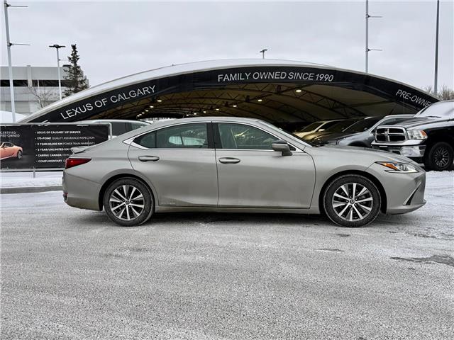 2021 Lexus ES 300h Base (Stk: 260148A) in Calgary - Image 2 of 18