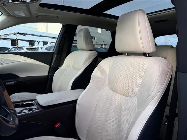 2024 Lexus RX 350h Base (Stk: 260211A) in Calgary - Image 9 of 19