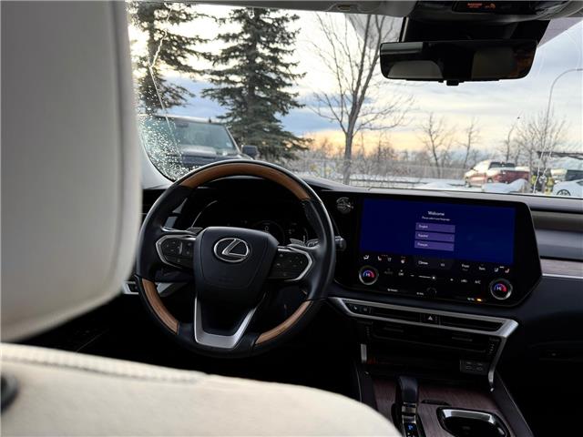 2024 Lexus RX 350h Base (Stk: 260211A) in Calgary - Image 10 of 19