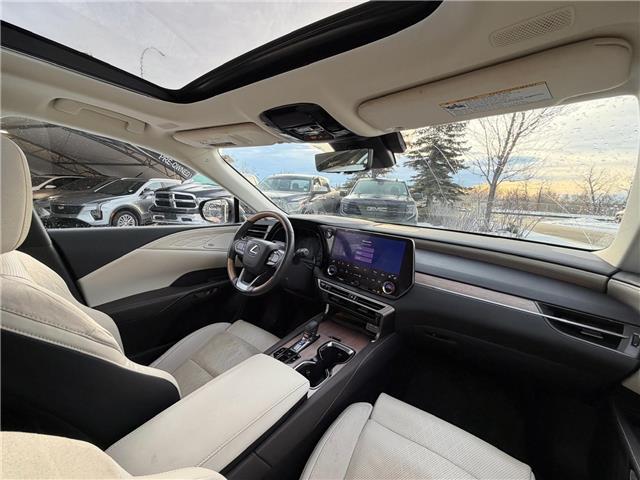 2024 Lexus RX 350h Base (Stk: 260211A) in Calgary - Image 7 of 19