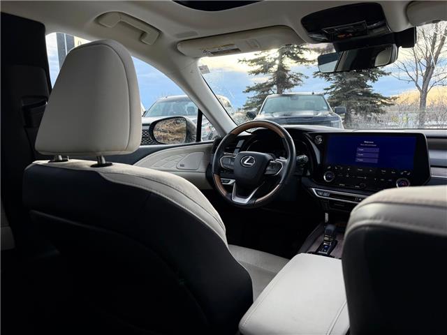 2024 Lexus RX 350h Base (Stk: 260211A) in Calgary - Image 17 of 19