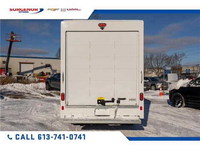 2025 GMC Savana Cutaway Work Van (Stk: R27948) in Ottawa - Image 8 of 23