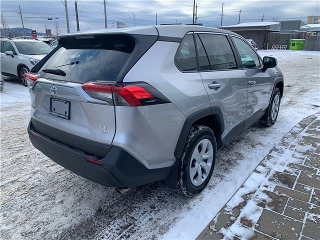 2024 Toyota RAV4 LE (Stk: 32821A) in Thunder Bay - Image 5 of 11