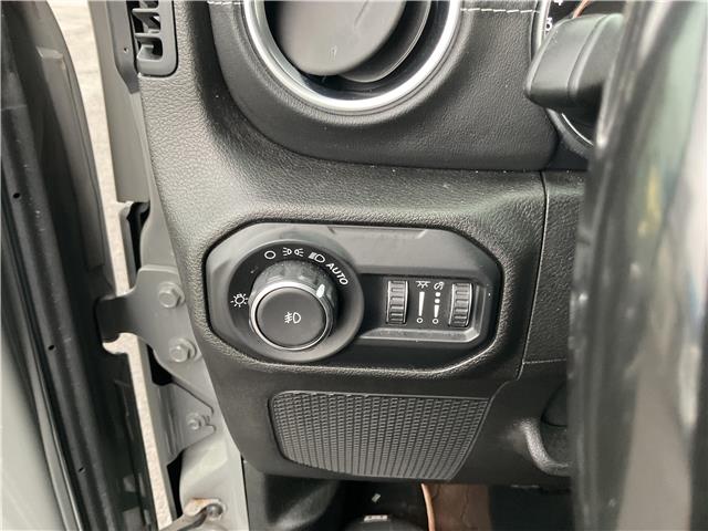 2019 Jeep Wrangler Unlimited Sahara (Stk: 251400) in Ottawa - Image 20 of 31